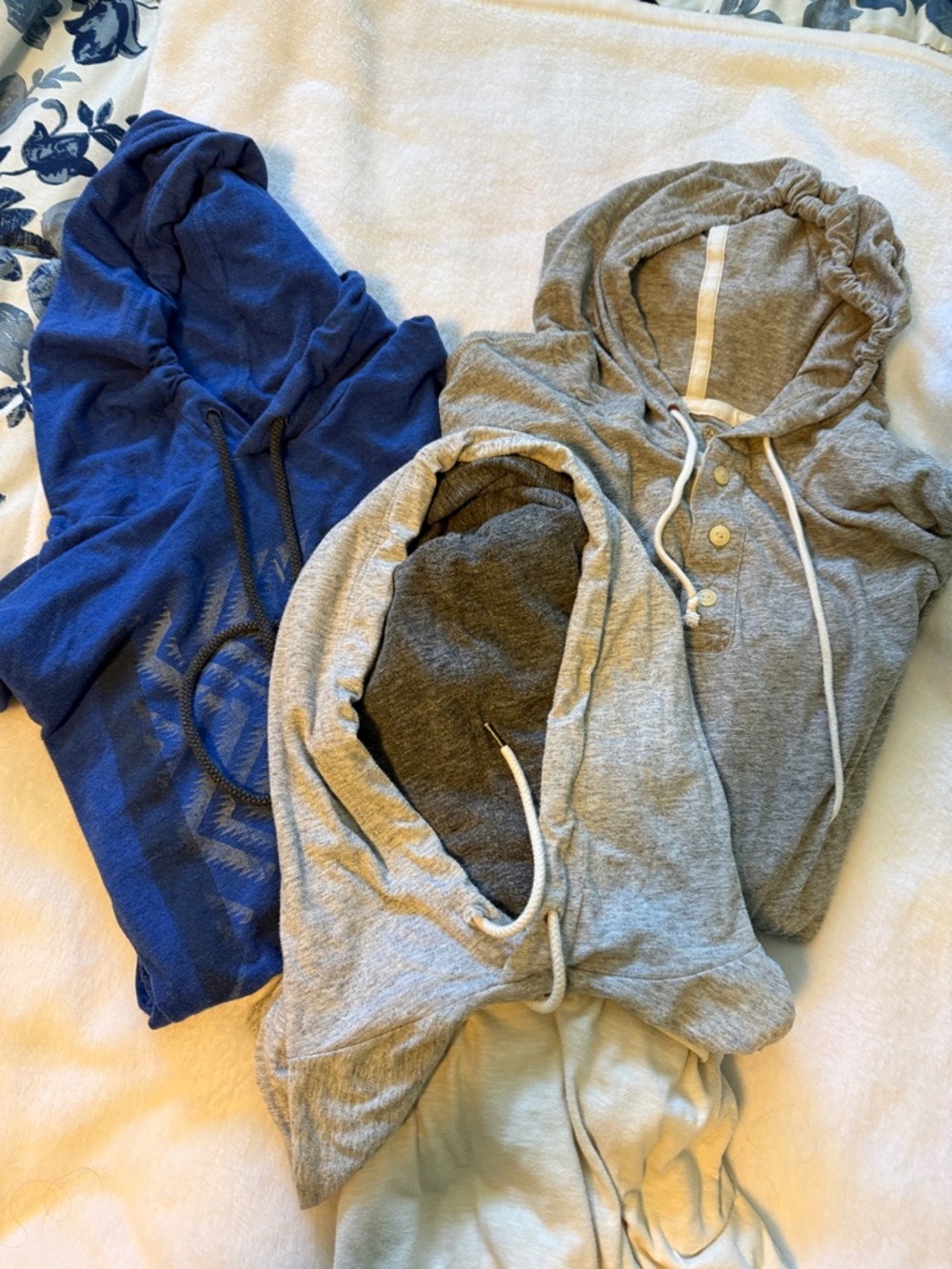 American Eagle Outfitters Men's Blue and Gray Zip-Up Hoodies Pack